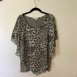 Notations | Women’s Top Size Large